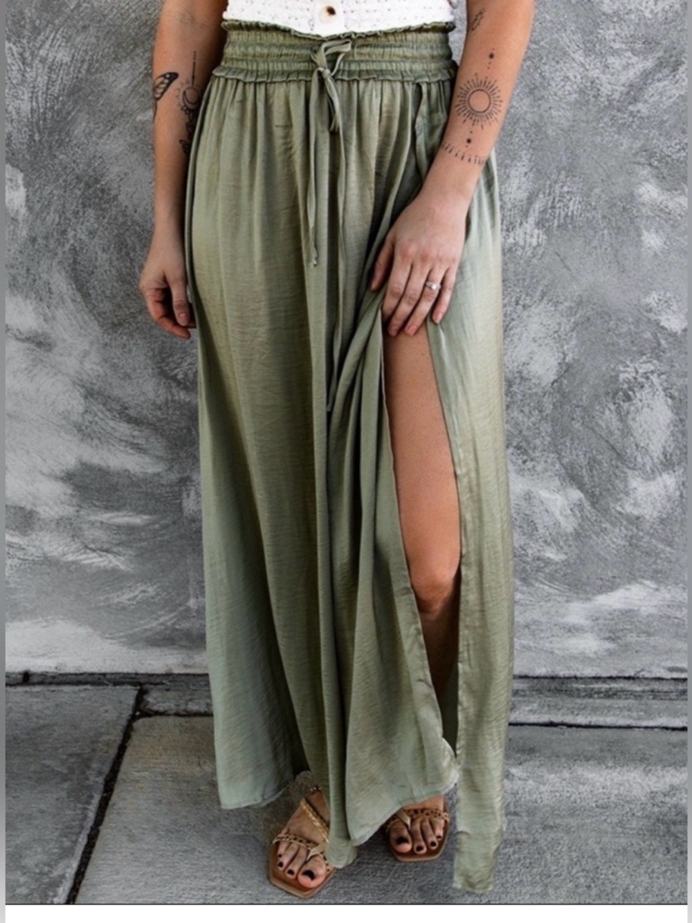 Hem & Thread Live it Up boho blogger Satin Green Maxi Skirt with Slit Size M